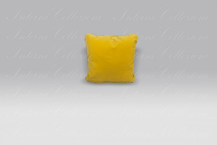 Cuscino Velluto Corallo giallo ricamo metallico Mastro Raphael