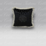 Cuscino Monogram nero Roberto Cavalli